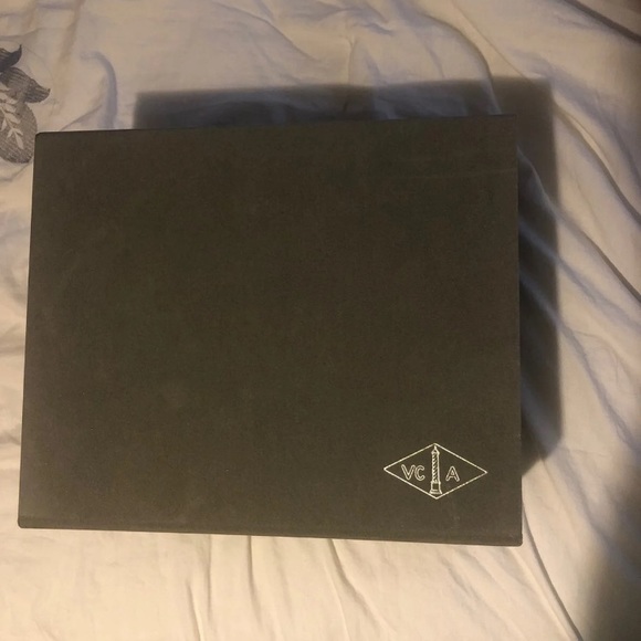 Van cleef Arpel empty suede box - Picture 2 of 6